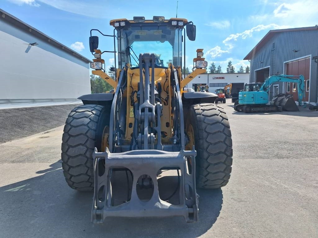 Volvo L90H - Wheel loader: picture 2 Volvo L90H - Wheel loader: picture 2