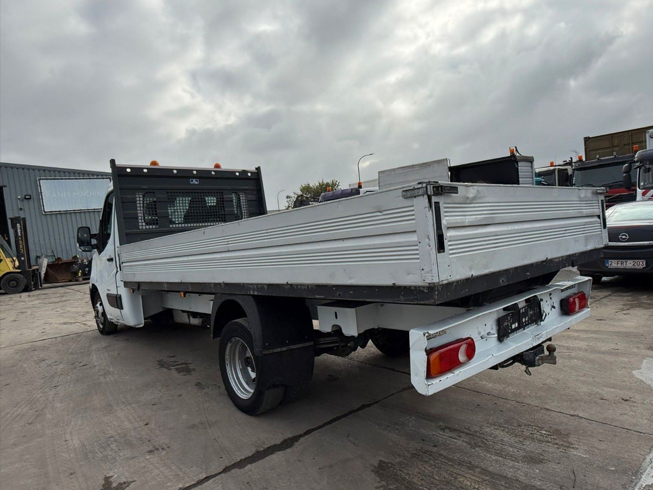 Renault Master 2.3dCi. Maxi Pritsche 4.40m. Klima. - Flatbed van: picture 3 Renault Master 2.3dCi. Maxi Pritsche 4.40m. Klima. - Flatbed van: picture 3