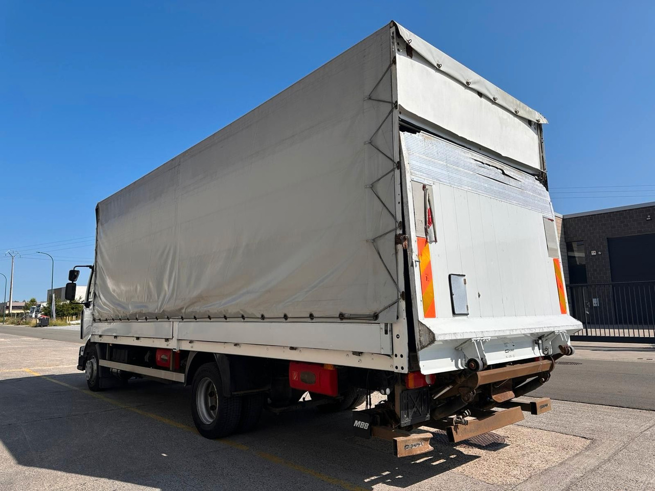 Renault Midlum dXi220-12. Klima. - Curtainsider truck: picture 5 Renault Midlum dXi220-12. Klima. - Curtainsider truck: picture 5