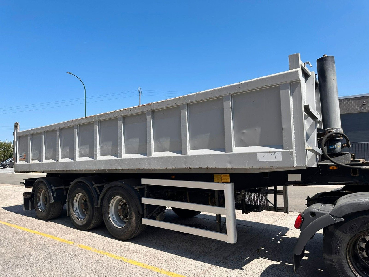 Turbo's Hoet Kipper. 3 Achsen. - Tipper semi-trailer: picture 1 Turbo's Hoet Kipper. 3 Achsen. - Tipper semi-trailer: picture 1