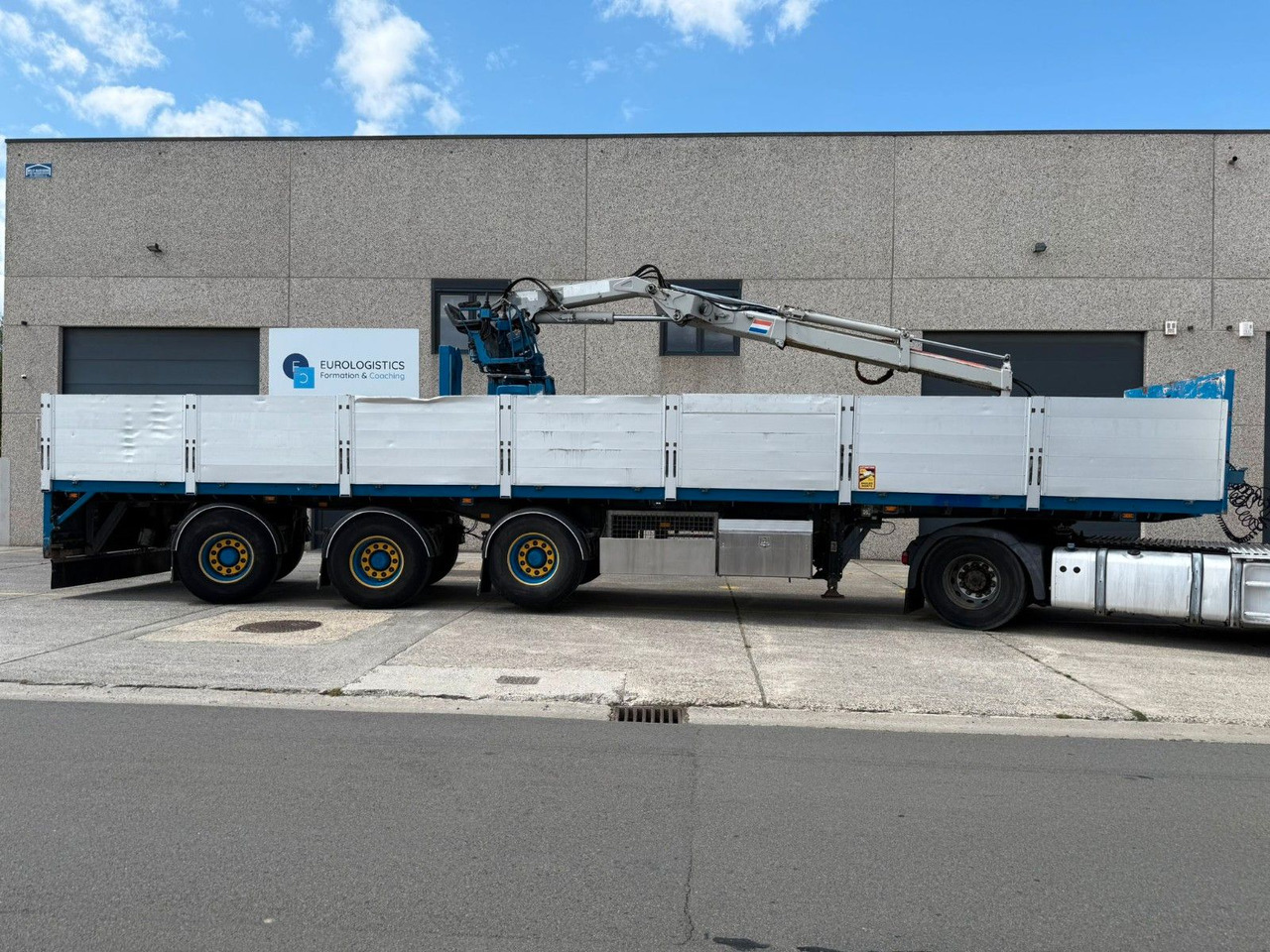 Vogelzang. Kran HIAB R165 roto. TUV 10/2025 - Dropside/ Flatbed semi-trailer: picture 1 Vogelzang. Kran HIAB R165 roto. TUV 10/2025 - Dropside/ Flatbed semi-trailer: picture 1