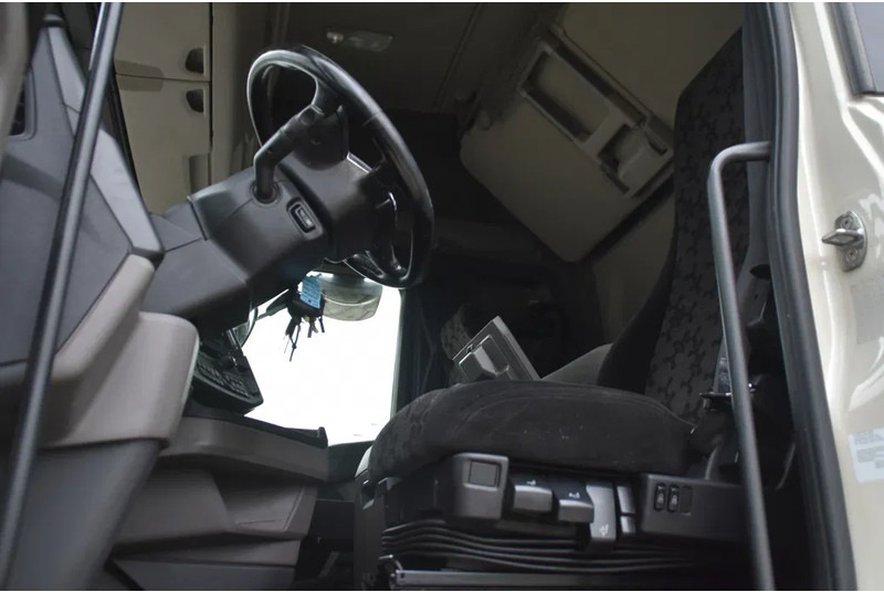 Scania S450 NGS 4x2NB - NEW TACHO - ADR FL - FULL AIR - PTO - RETARDER - 659 TKM - 4 POINT AIR SUSP. REAR - 2 x FUEL TANKS - LED LIGHTS - Tractor unit: picture 4 Scania S450 NGS 4x2NB - NEW TACHO - ADR FL - FULL AIR - PTO - RETARDER - 659 TKM - 4 POINT AIR SUSP. REAR - 2 x FUEL TANKS - LED LIGHTS - Tractor unit: picture 4