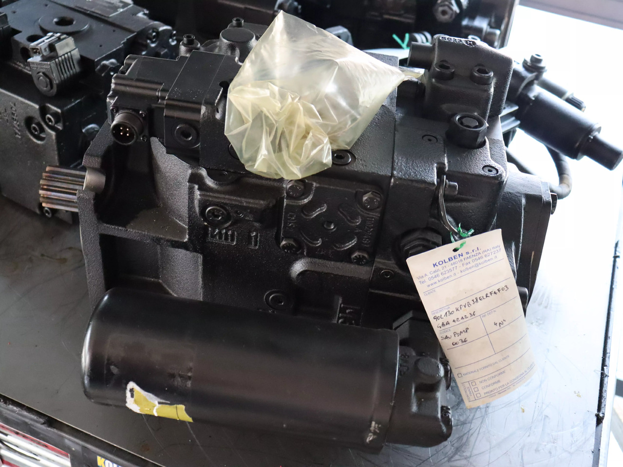 DANFOSS / SAUER 90L130KPVBJ8ELRF4F03GBA424236 - Hydraulic pump for Construction machinery: picture 2 DANFOSS / SAUER 90L130KPVBJ8ELRF4F03GBA424236 - Hydraulic pump for Construction machinery: picture 2