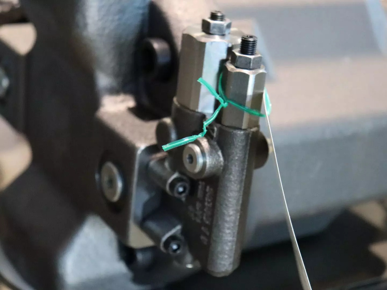 REXROTH A10VO100DFR/31L-VSC62N00 - Hydraulic pump for Material handling equipment: picture 3 REXROTH A10VO100DFR/31L-VSC62N00 - Hydraulic pump for Material handling equipment: picture 3