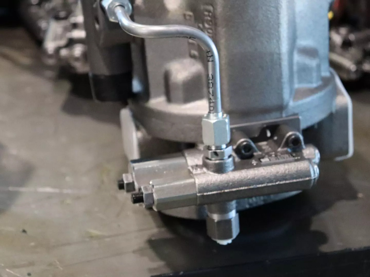 REXROTH A10VO28DFLR/31L-VSC62K01 - Hydraulic pump for Construction machinery: picture 4 REXROTH A10VO28DFLR/31L-VSC62K01 - Hydraulic pump for Construction machinery: picture 4