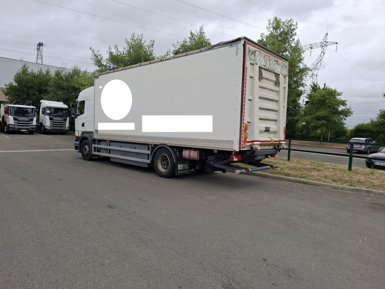 SCANIA SCANIA PORT FOURG HAYON 4 tonnes - Cab chassis truck: picture 4 SCANIA SCANIA PORT FOURG HAYON 4 tonnes - Cab chassis truck: picture 4