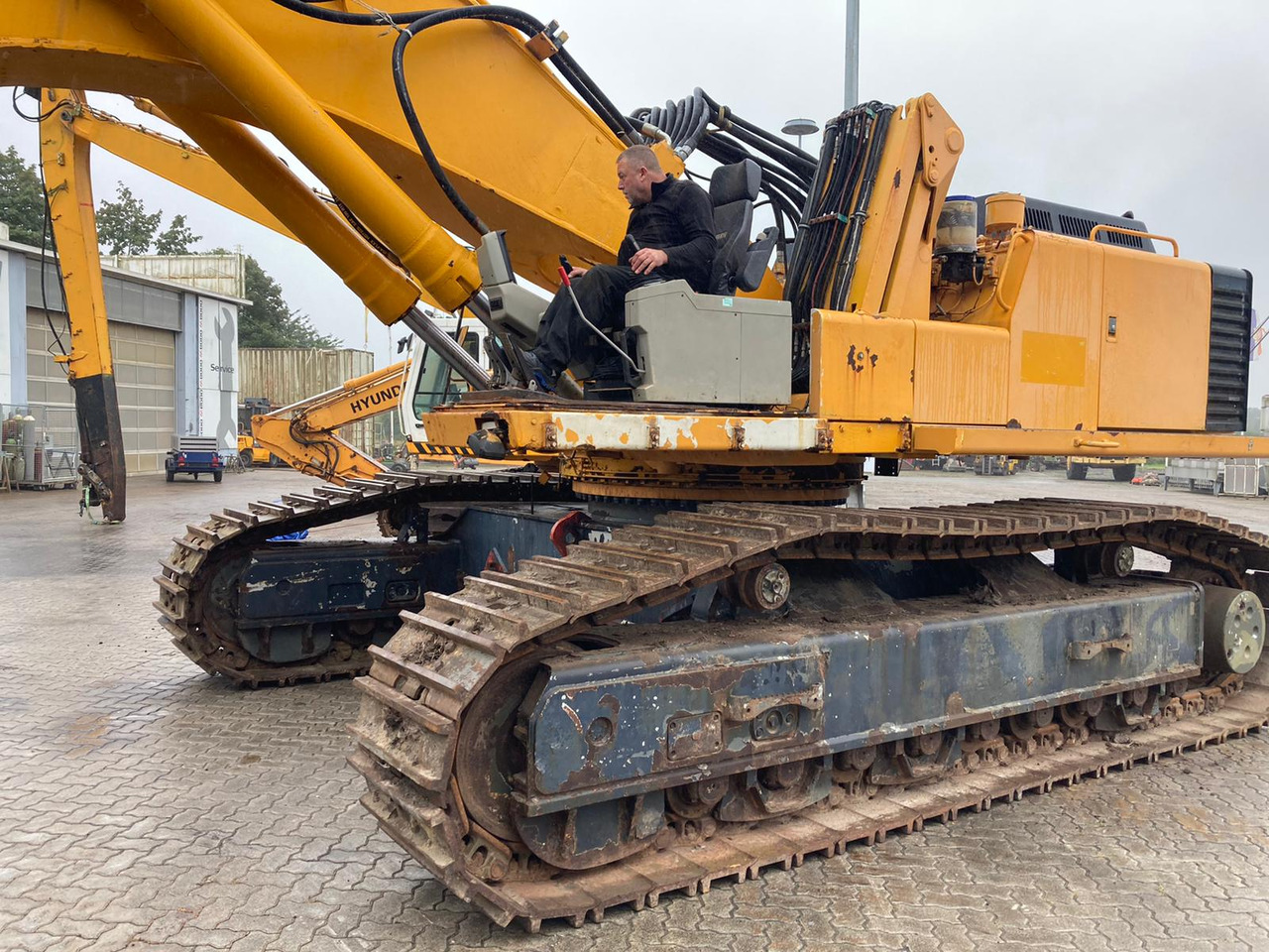 LIEBHERR R964BEW - Demolition excavator: picture 2 LIEBHERR R964BEW - Demolition excavator: picture 2