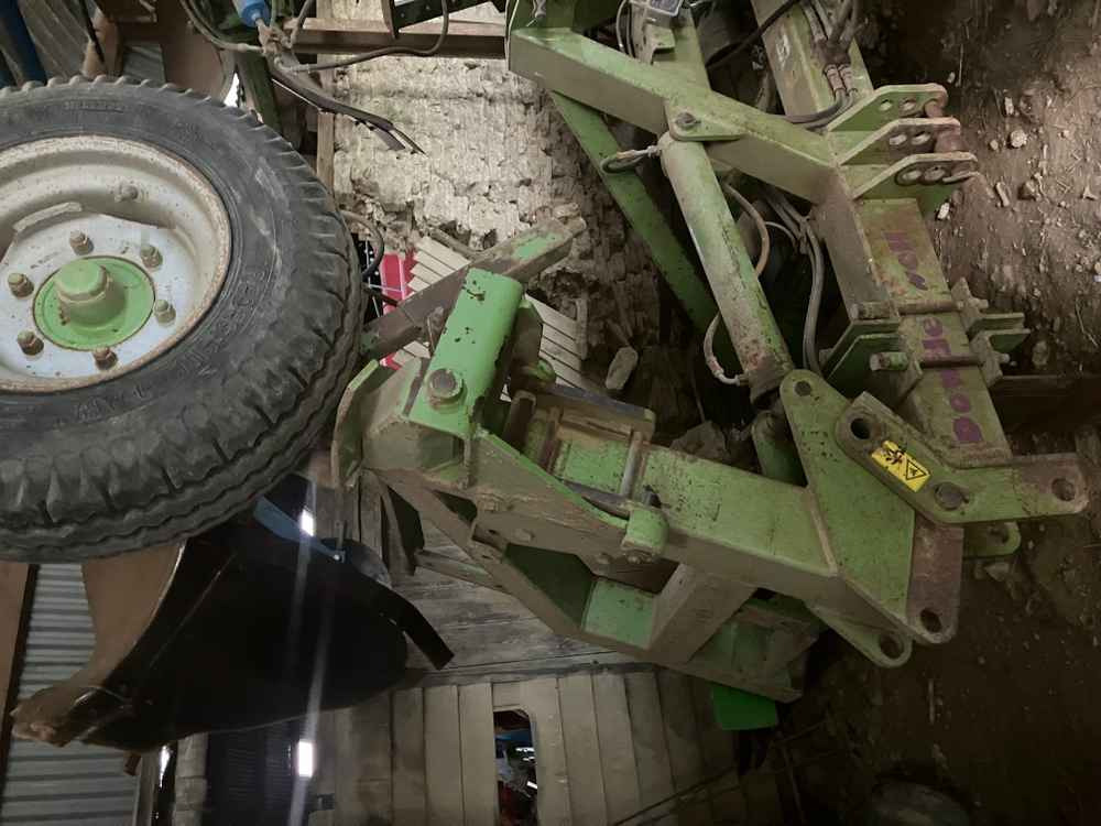 Dowdeswell Dowdeswell Triple Bed Ridger, Hydraulic folding - Harvester attachment: picture 1 Dowdeswell Dowdeswell Triple Bed Ridger, Hydraulic folding - Harvester attachment: picture 1