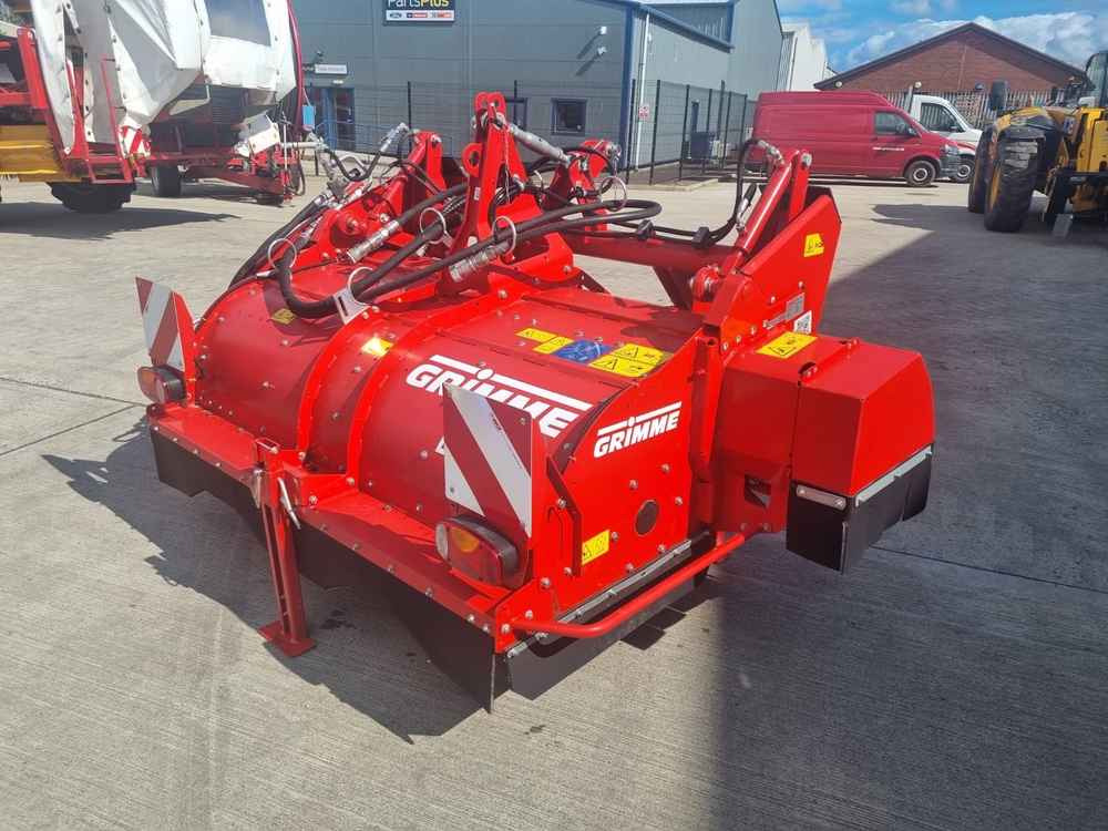 Grimme Grimme HT 200 Front Mounted Self-Propelled Topper - Harvester: picture 1 Grimme Grimme HT 200 Front Mounted Self-Propelled Topper - Harvester: picture 1