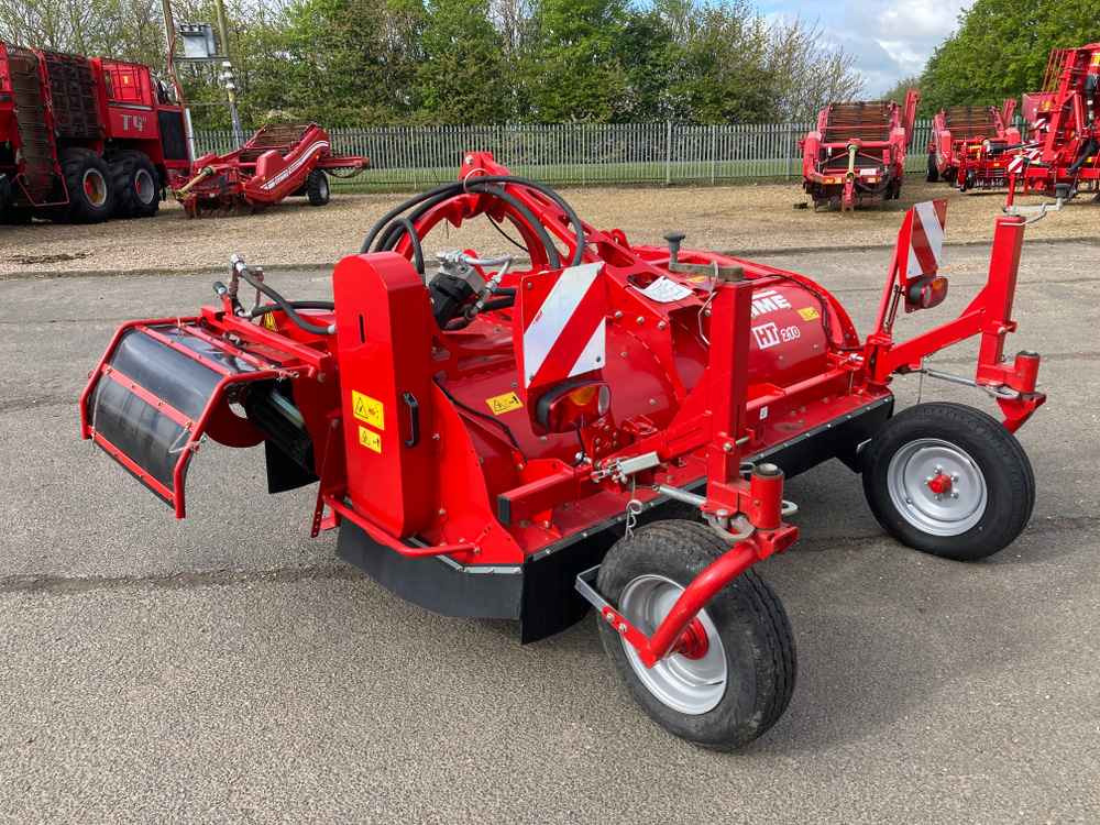 Grimme Grimme HT 210 Front Mounted Self-Propelled Topper - Harvester: picture 1 Grimme Grimme HT 210 Front Mounted Self-Propelled Topper - Harvester: picture 1