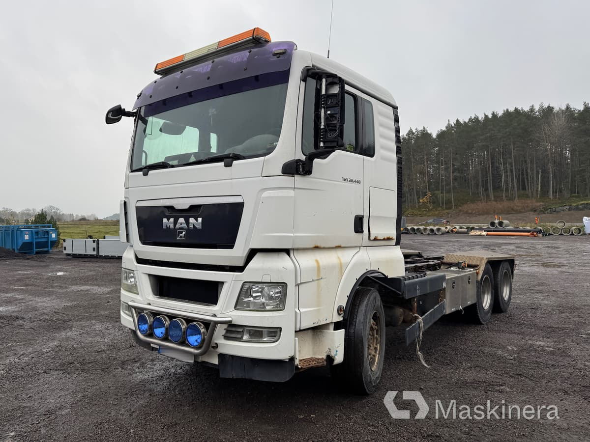 Cab chassis truck Dragbil Man TGX 26.440 6X4 BL: picture 1