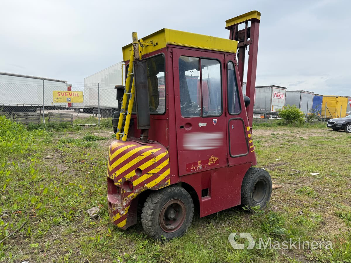Gaffeltruck Stockamöllan 2050 (Reparationsobjekt) - Diesel forklift: picture 5 Gaffeltruck Stockamöllan 2050 (Reparationsobjekt) - Diesel forklift: picture 5