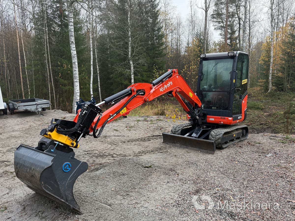 Grävmaskin Kubota KX027-4 med flera redskap - Crawler excavator: picture 1 Grävmaskin Kubota KX027-4 med flera redskap - Crawler excavator: picture 1