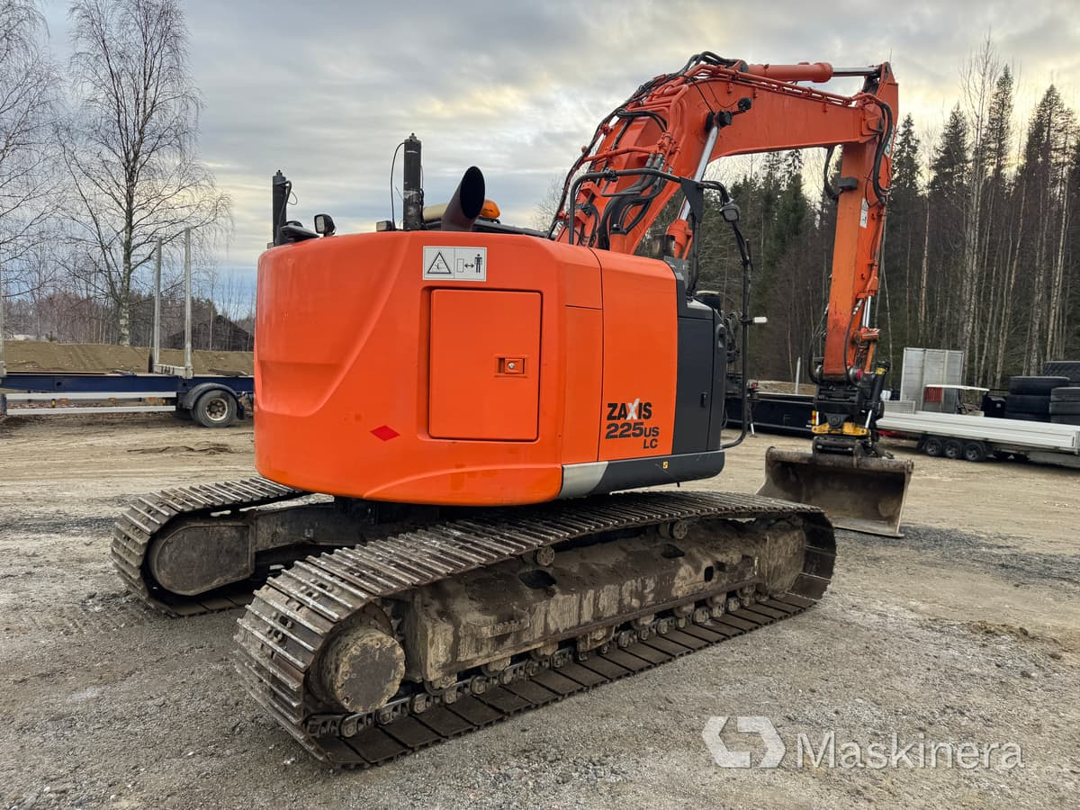 Hitachi ZX 225 USLC-5B Grävmaskin Hitachi ZX225USLC-5B - Crawler excavator: picture 5 Hitachi ZX 225 USLC-5B Grävmaskin Hitachi ZX225USLC-5B - Crawler excavator: picture 5