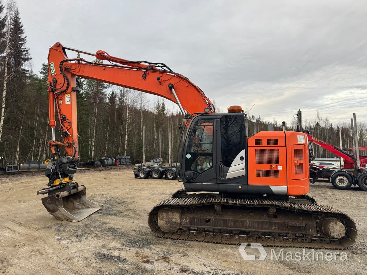 Hitachi ZX 225 USLC-5B Grävmaskin Hitachi ZX225USLC-5B - Crawler excavator: picture 2 Hitachi ZX 225 USLC-5B Grävmaskin Hitachi ZX225USLC-5B - Crawler excavator: picture 2