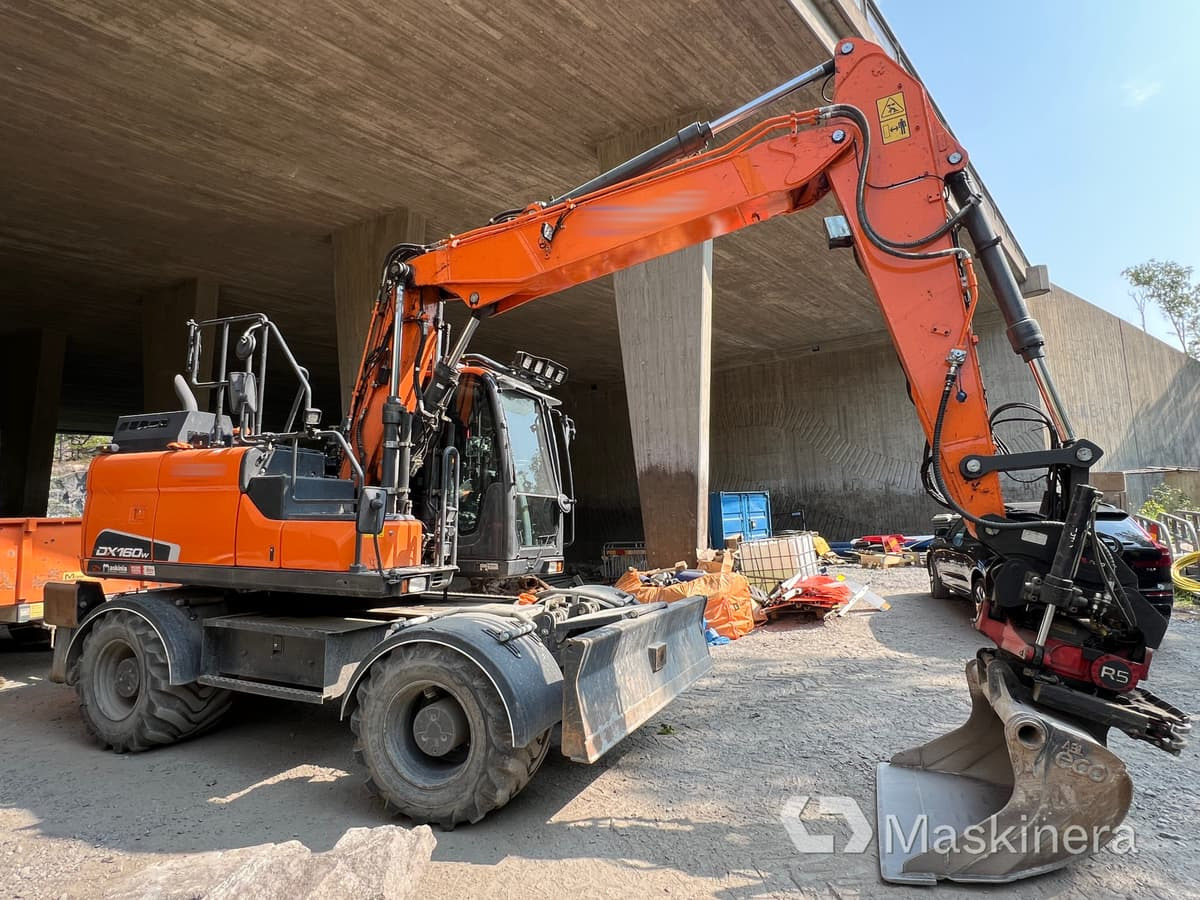 Hjulgrävare Doosan DX160W med tillbehör - Crawler excavator: picture 4 Hjulgrävare Doosan DX160W med tillbehör - Crawler excavator: picture 4
