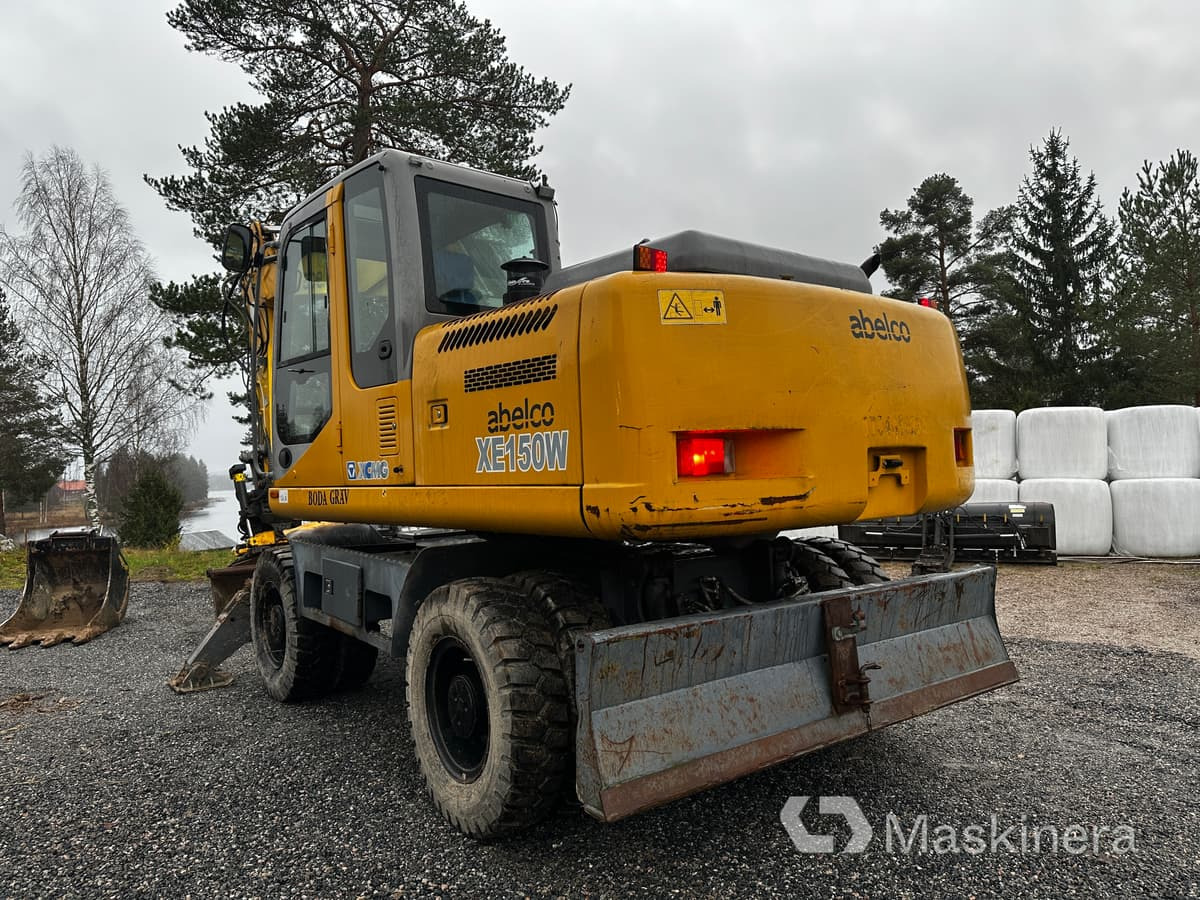 Hjulgrävare XCMG XE150W med flertal redskap - Crawler excavator: picture 3 Hjulgrävare XCMG XE150W med flertal redskap - Crawler excavator: picture 3