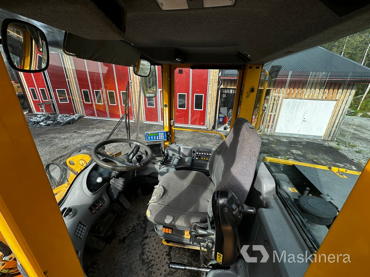 Wheel loader Hjullastare Volvo L70D: picture 24