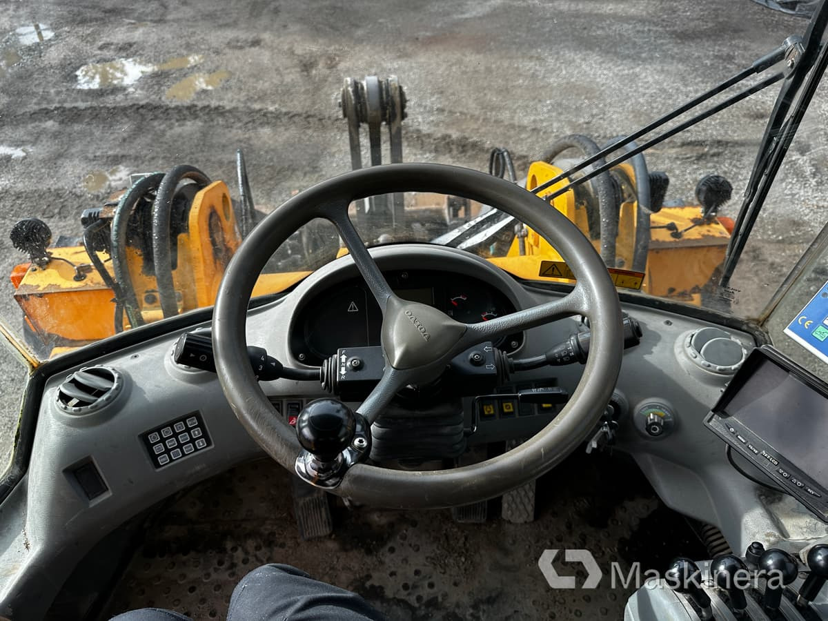 Wheel loader Hjullastare Volvo L70D: picture 27