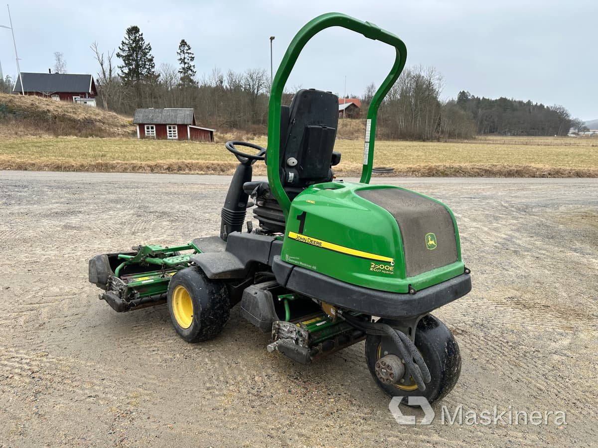 John Deere 2500E E-Cut Hybrid Greenklippare - Garden mower: picture 4 John Deere 2500E E-Cut Hybrid Greenklippare - Garden mower: picture 4