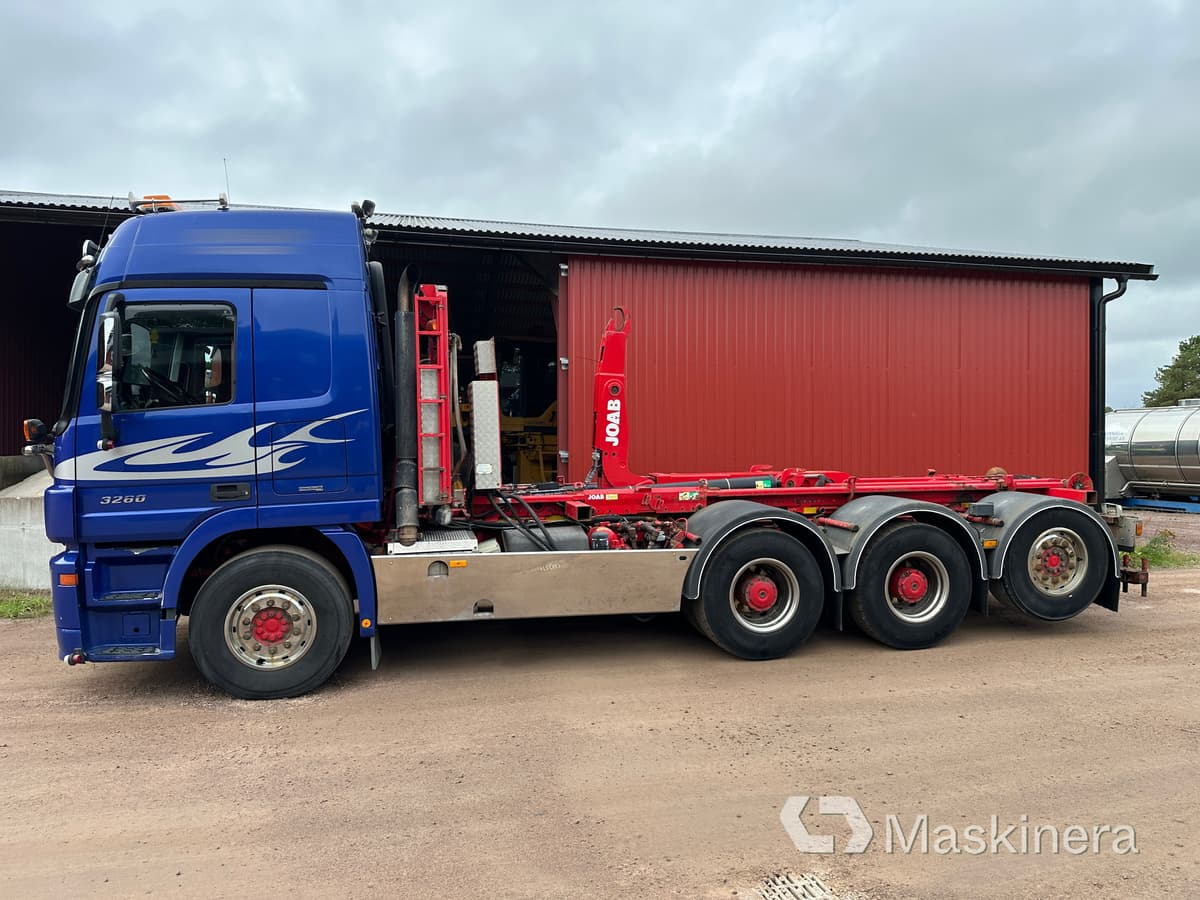 Mercedes Benz 930.24 3260L Krokbil Mercedes Benz 3260L med Cameleont - Hook lift truck: picture 3 Mercedes Benz 930.24 3260L Krokbil Mercedes Benz 3260L med Cameleont - Hook lift truck: picture 3