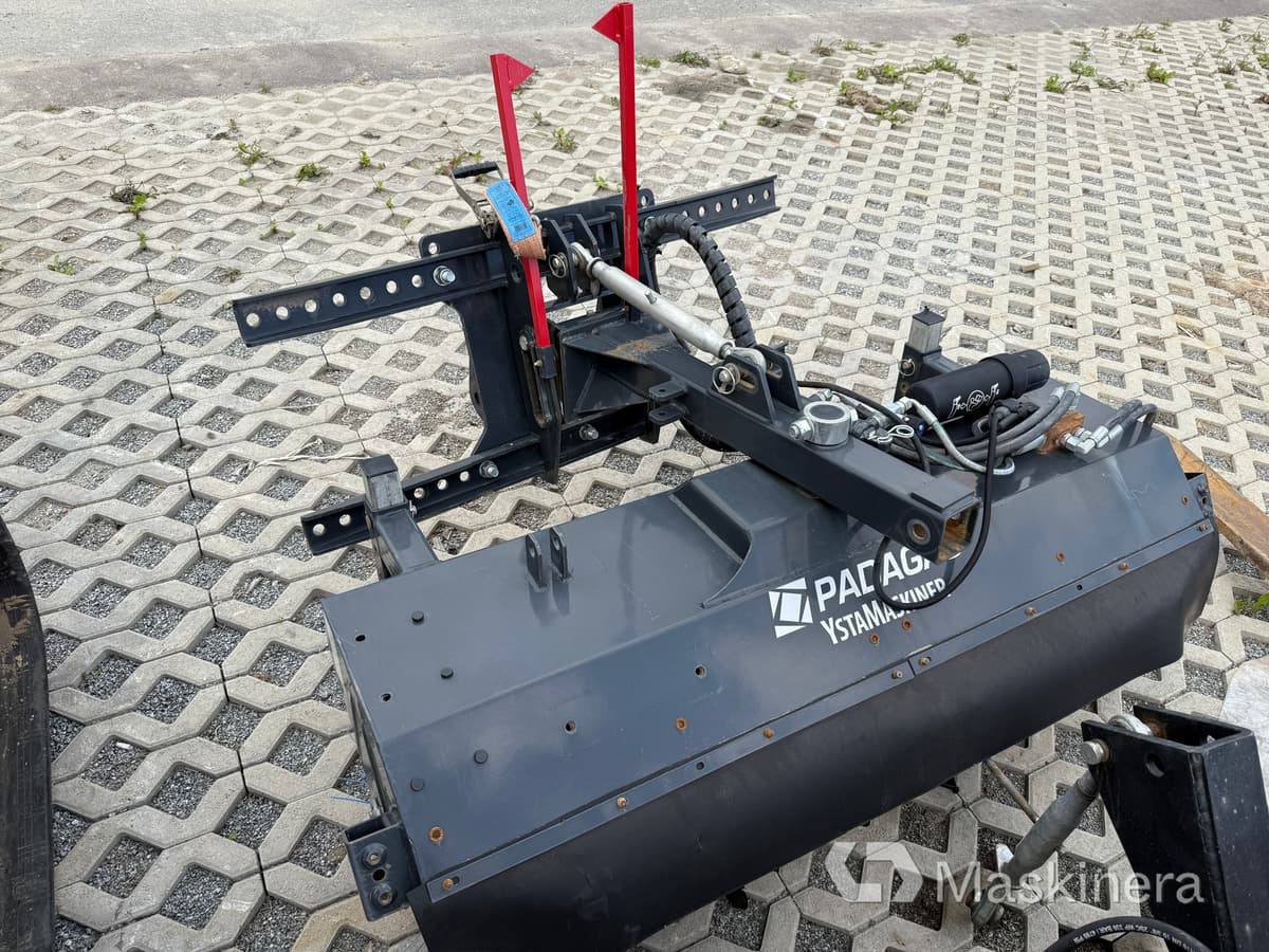 Sopvals Padagas FKM 150 - Road sweeper: picture 1 Sopvals Padagas FKM 150 - Road sweeper: picture 1