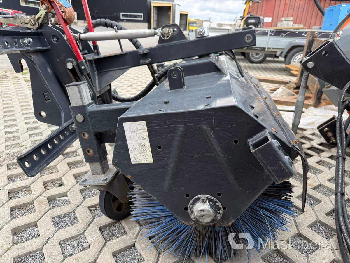 Sopvals Padagas FKM 150 - Road sweeper: picture 2 Sopvals Padagas FKM 150 - Road sweeper: picture 2