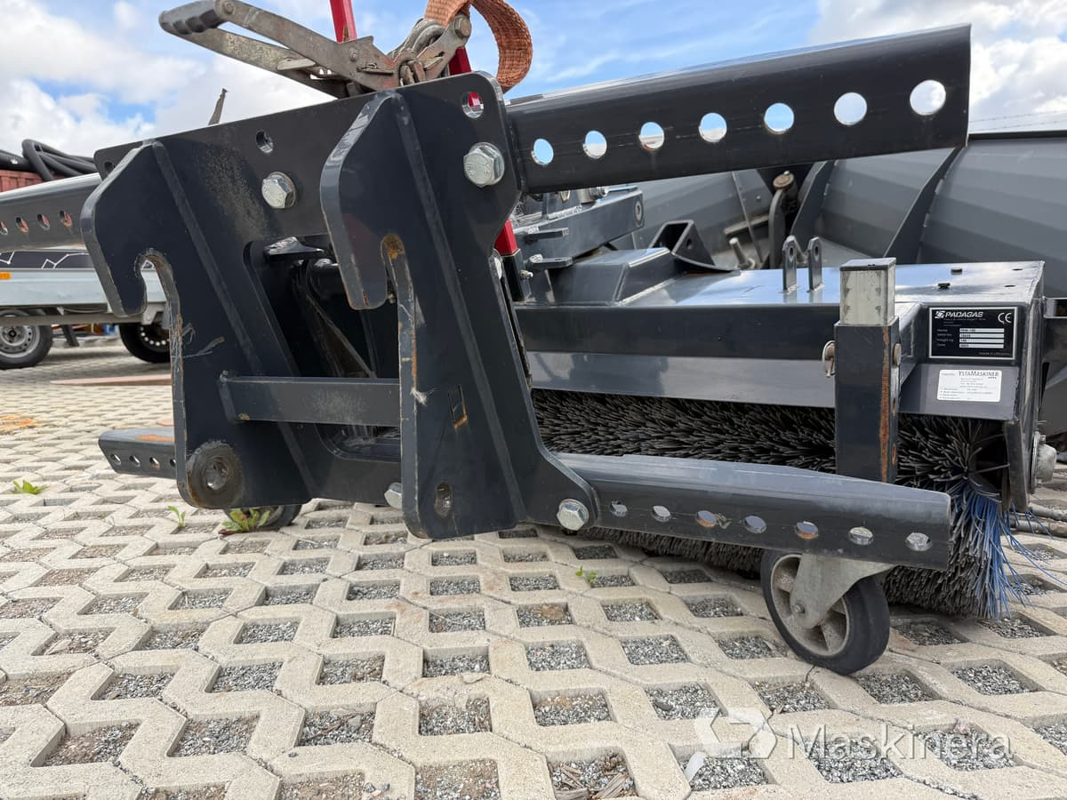 Sopvals Padagas FKM 150 - Road sweeper: picture 3 Sopvals Padagas FKM 150 - Road sweeper: picture 3