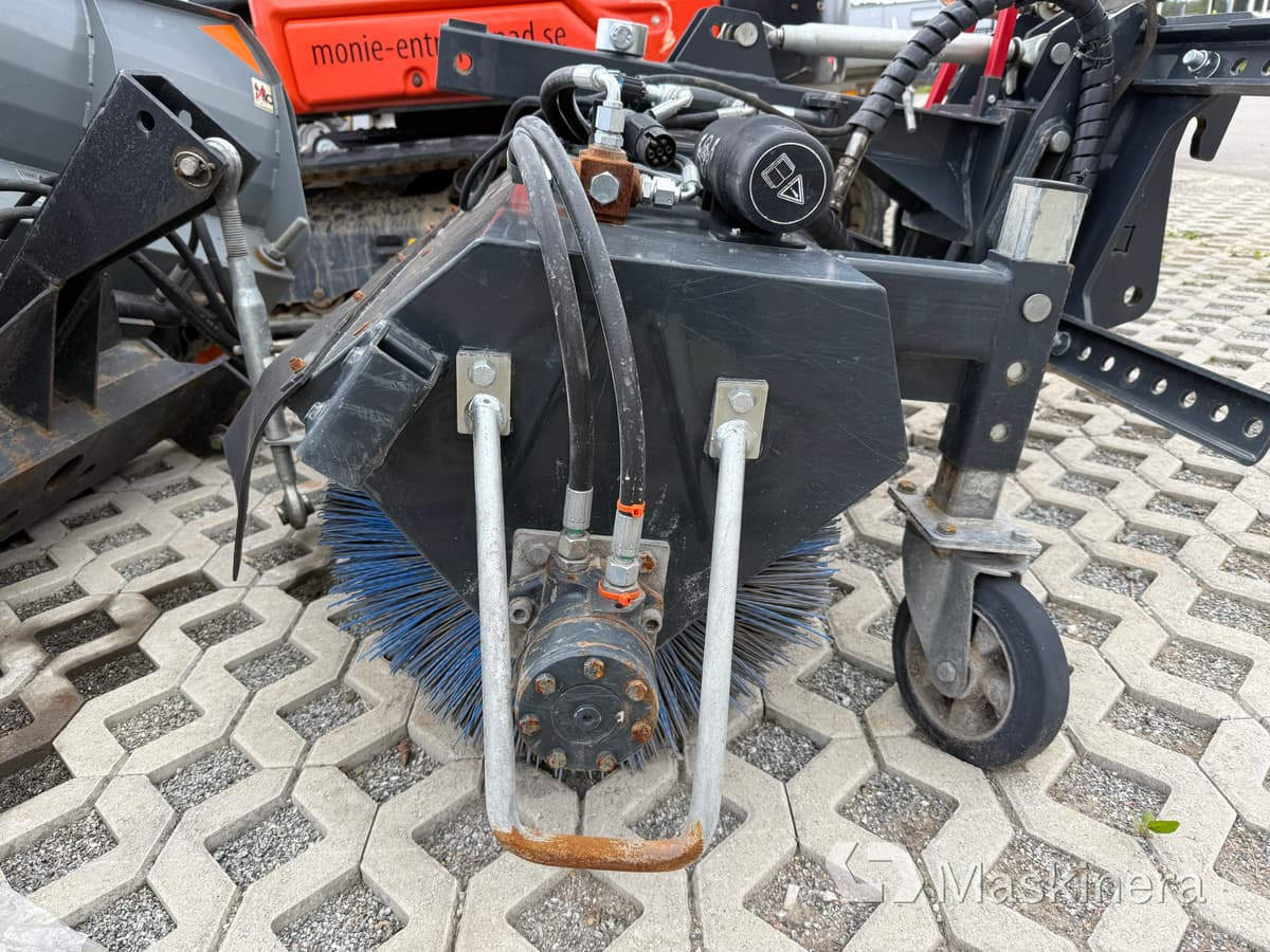 Sopvals Padagas FKM 150 - Road sweeper: picture 5 Sopvals Padagas FKM 150 - Road sweeper: picture 5