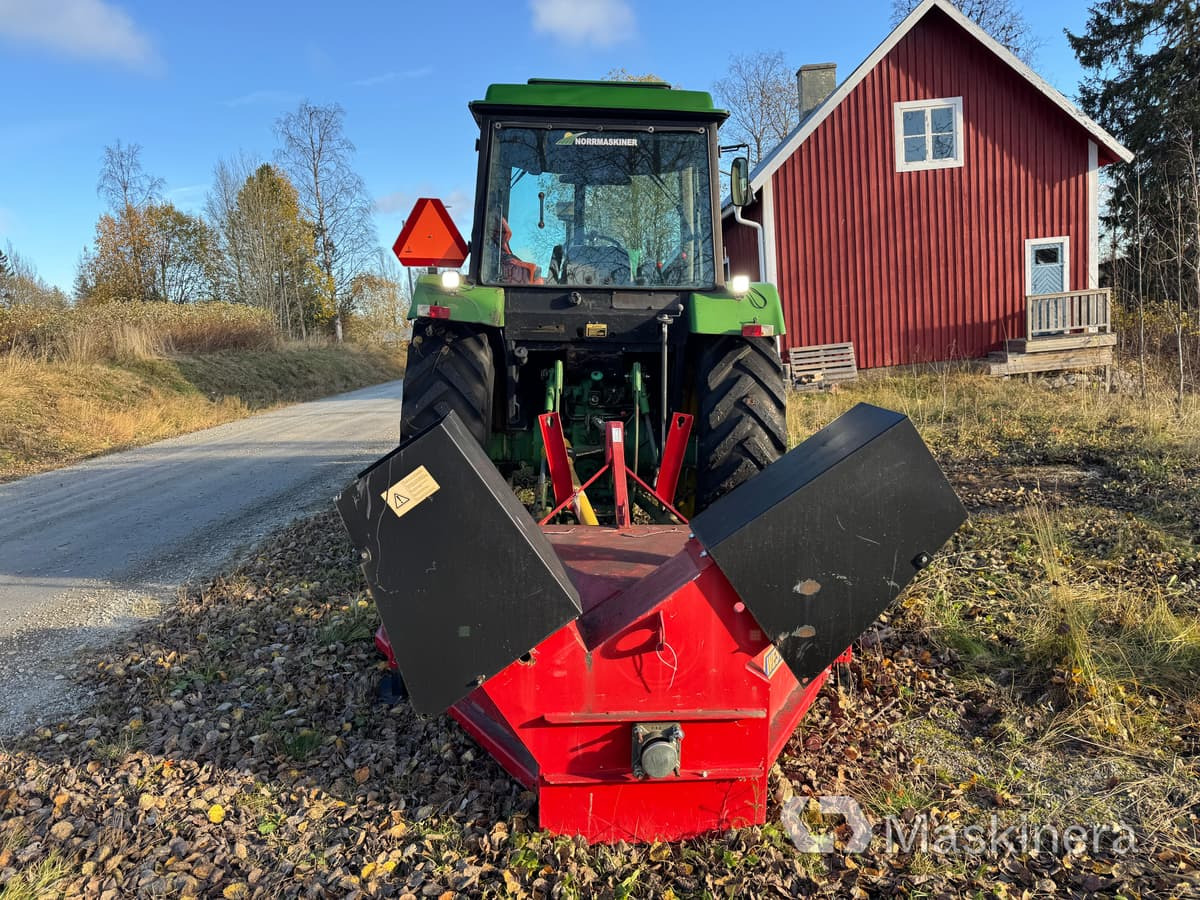Traktor John Deere 3040 Mfwd med tillbehör - Farm tractor: picture 4 Traktor John Deere 3040 Mfwd med tillbehör - Farm tractor: picture 4