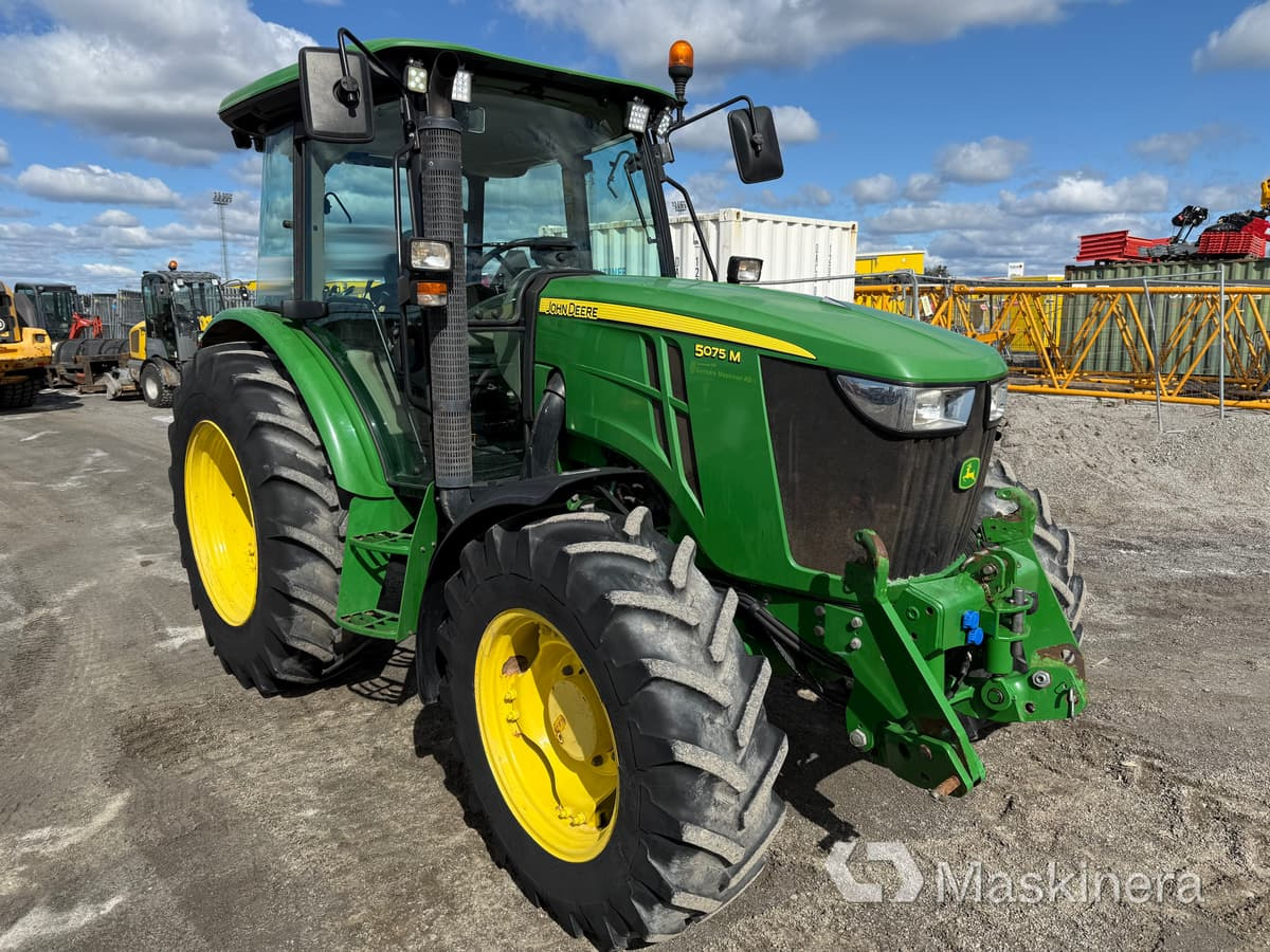 Traktor John Deere 5075M med snöutrustning - Farm tractor: picture 3 Traktor John Deere 5075M med snöutrustning - Farm tractor: picture 3