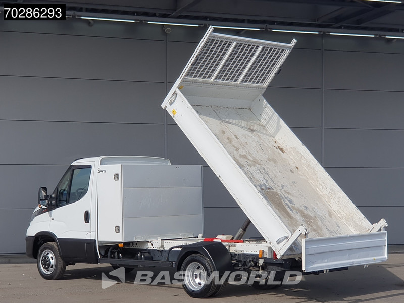 Iveco Daily 35C16 3.0L Open Laadbak met Kist Dubbellucht 3,5t Trekhaak Airco Cruise Euro6 Pritsche Pickup Open Box 2m3 Airco Trekhaak Cruise - Flatbed van: picture 2 Iveco Daily 35C16 3.0L Open Laadbak met Kist Dubbellucht 3,5t Trekhaak Airco Cruise Euro6 Pritsche Pickup Open Box 2m3 Airco Trekhaak Cruise - Flatbed van: picture 2