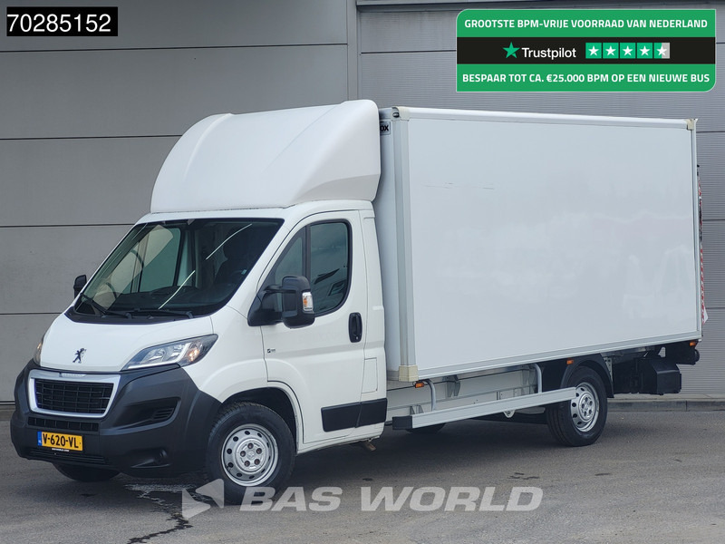 Peugeot Boxer 165PK Laadklep 426cm Lang Zijdeur Bakwagen Navi Airco Cruise Lat om Lat Euro6 D'Hollandia Meubelbak Koffer 19m3 Airco Cruise control - Box van: picture 1 Peugeot Boxer 165PK Laadklep 426cm Lang Zijdeur Bakwagen Navi Airco Cruise Lat om Lat Euro6 D'Hollandia Meubelbak Koffer 19m3 Airco Cruise control - Box van: picture 1