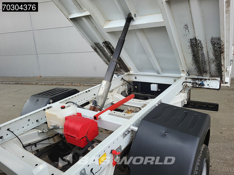 Volkswagen Crafter Kipper met Kist Dubbellucht 3,5t Trekhaak Navi Airco Cruise Camera Euro6 Kieper Tipper Benne Airco Trekhaak Cruise control - Tipper van: picture 2 Volkswagen Crafter Kipper met Kist Dubbellucht 3,5t Trekhaak Navi Airco Cruise Camera Euro6 Kieper Tipper Benne Airco Trekhaak Cruise control - Tipper van: picture 2