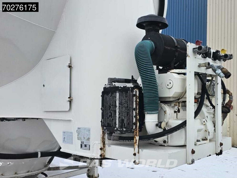 Tank semi-trailer for transportation of food SPITZER SF2755/4P 3 axles 55 m3 Liftachse: picture 8 Tank semi-trailer for transportation of food SPITZER SF2755/4P 3 axles 55 m3 Liftachse: picture 8