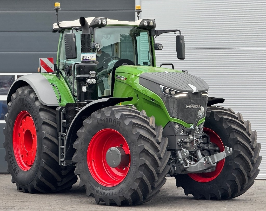 Fendt 1050 - Farm tractor: picture 2 Fendt 1050 - Farm tractor: picture 2