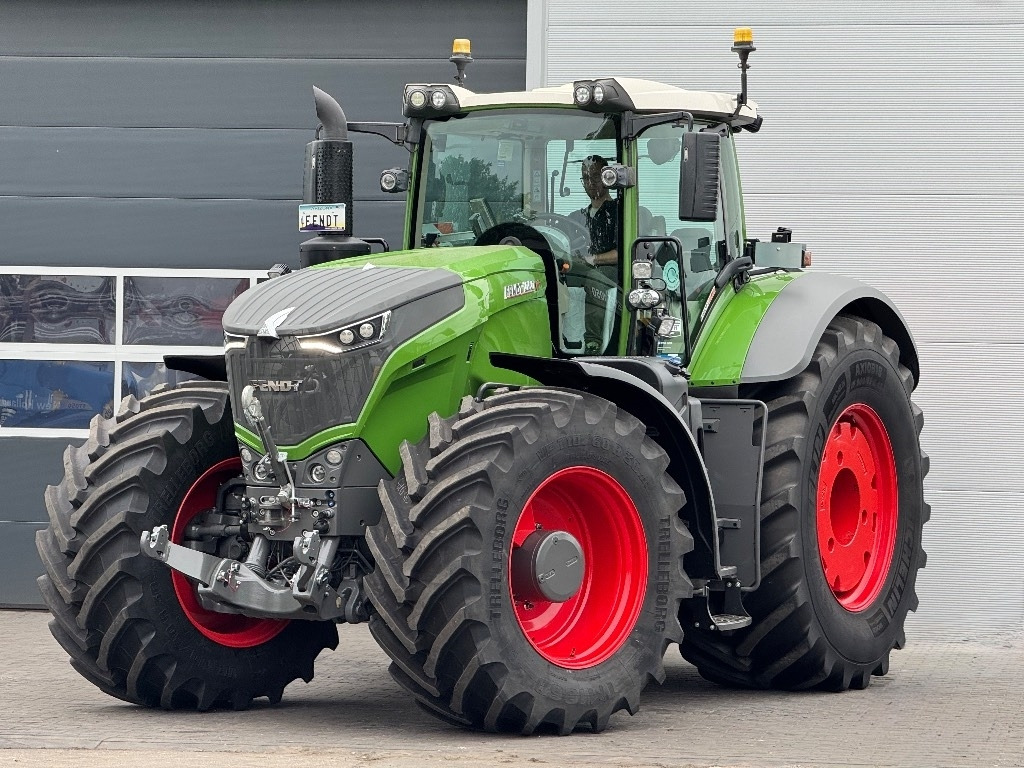 Fendt 1050 - Farm tractor: picture 1 Fendt 1050 - Farm tractor: picture 1