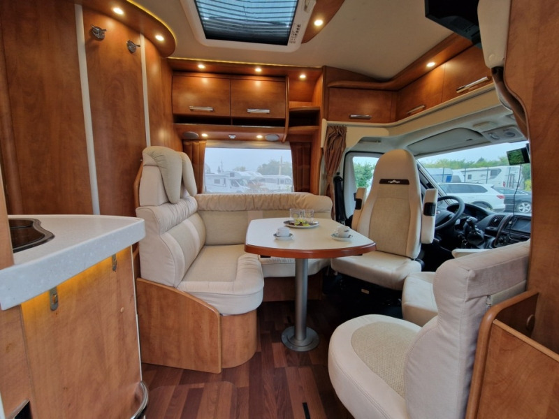 Carthago Chic C-Line T 4.3 - Semi-integrated motorhome: picture 5 Carthago Chic C-Line T 4.3 - Semi-integrated motorhome: picture 5