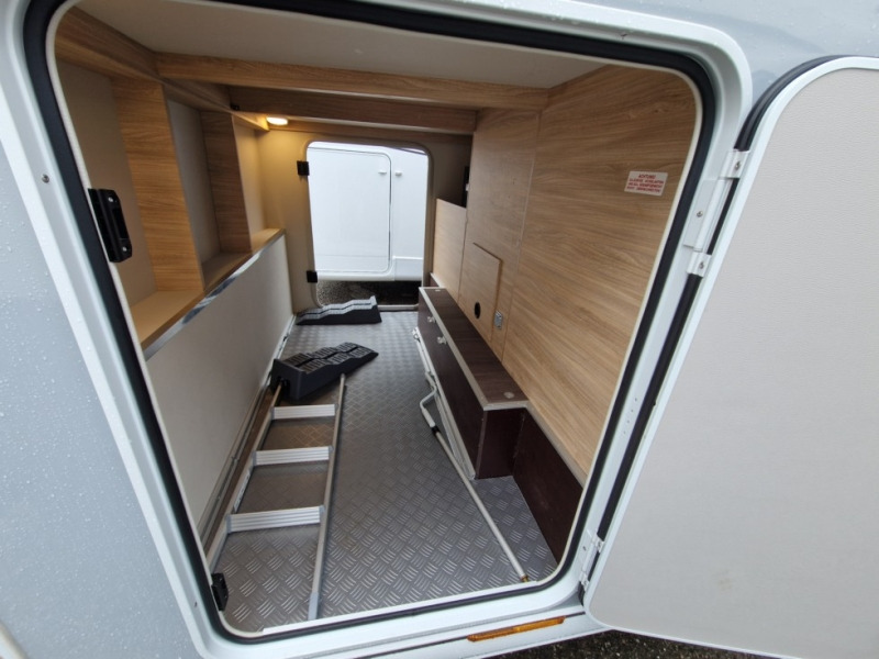 Semi-integrated motorhome Knaus Van Ti Plus 650 MEG Platinum Selection: picture 14 Semi-integrated motorhome Knaus Van Ti Plus 650 MEG Platinum Selection: picture 14