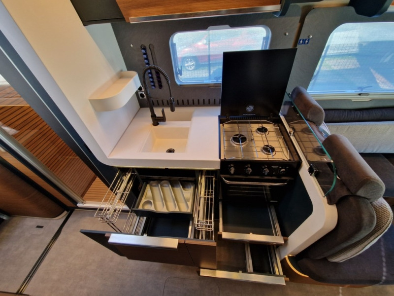 New Semi-integrated motorhome Laika Kreos 5009 L: picture 13