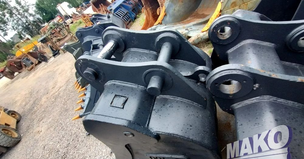 Łyżka MST 110cm do koparki fi 90 - Attachment for Construction machinery: picture 3 Łyżka MST 110cm do koparki fi 90 - Attachment for Construction machinery: picture 3