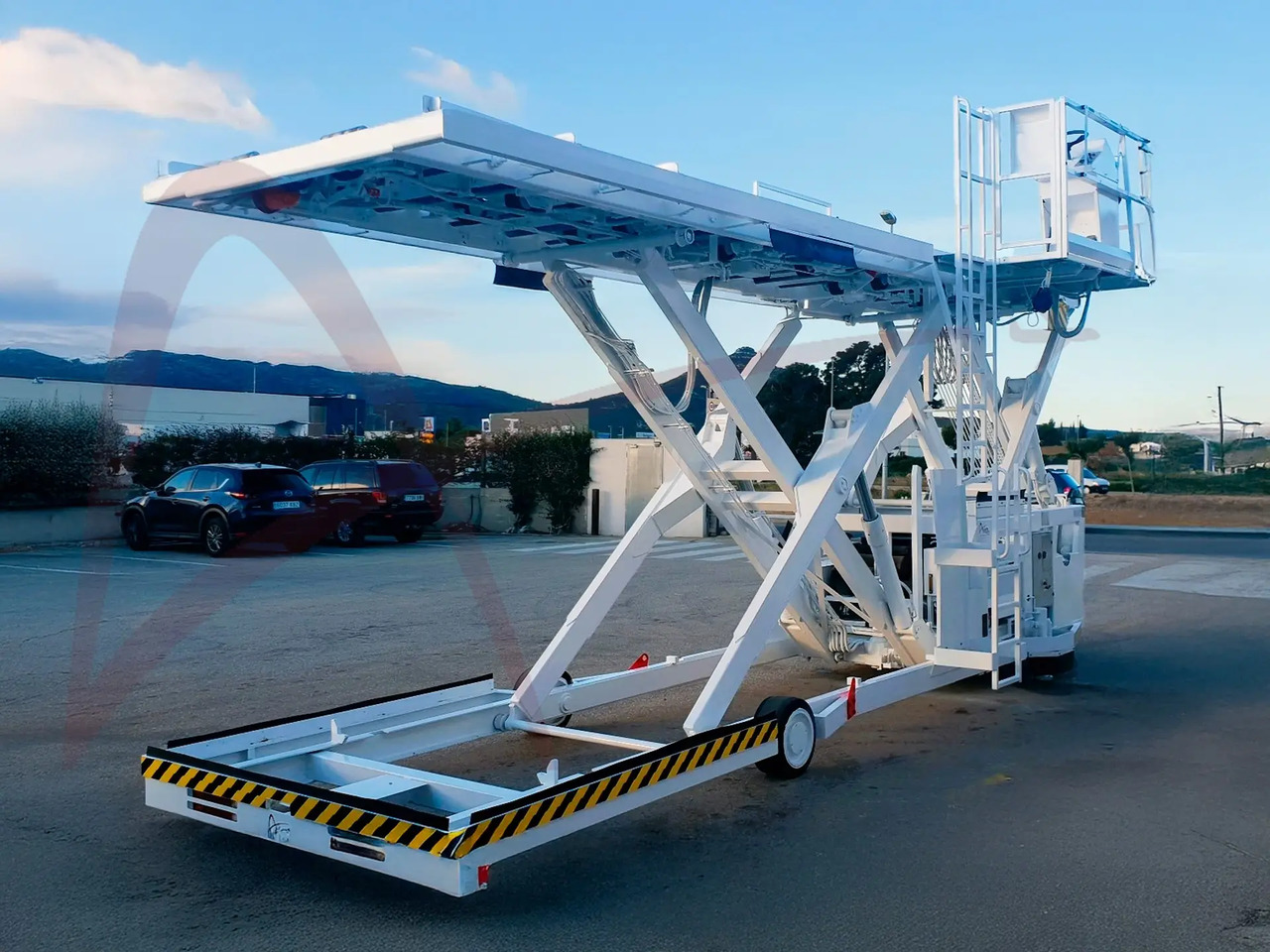 AIR MARREL LAM3500 - Aircraft cargo loader: picture 2 AIR MARREL LAM3500 - Aircraft cargo loader: picture 2