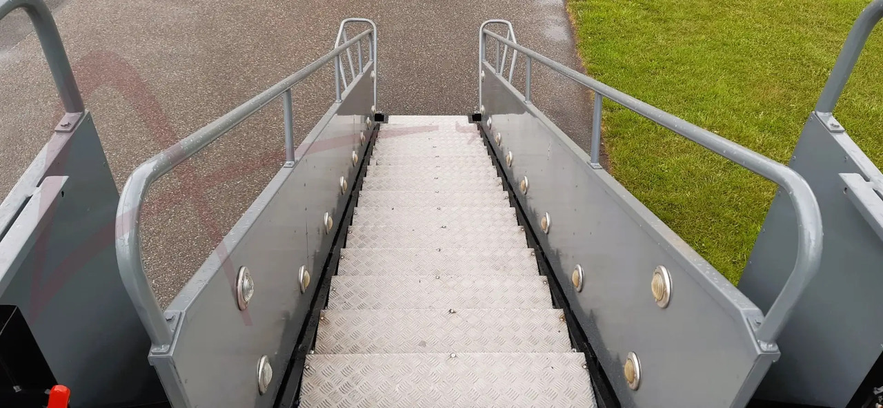 AMSS SKYWAY 66-148 - Passenger stairs: picture 5 AMSS SKYWAY 66-148 - Passenger stairs: picture 5