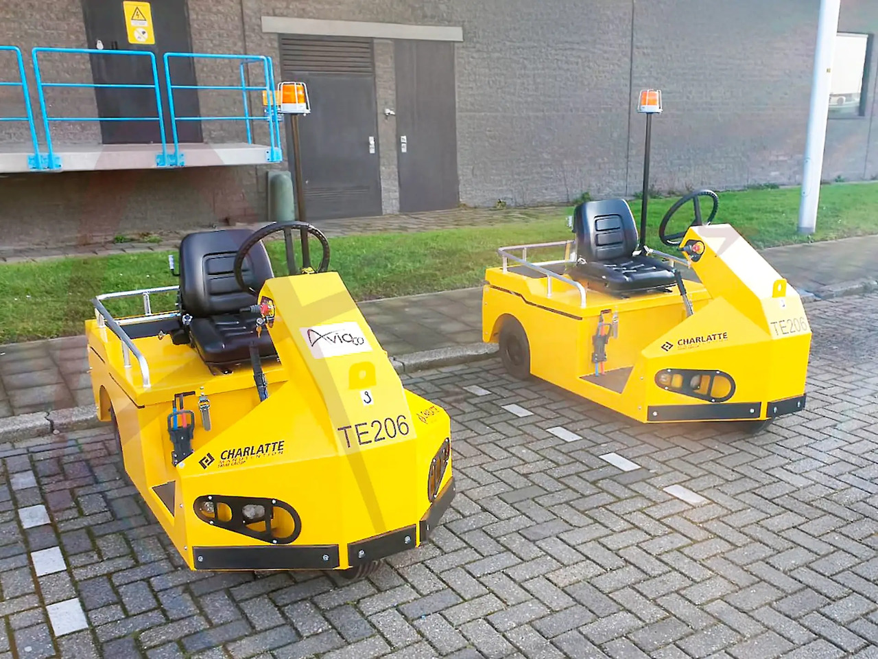 CHARLATTE TE 206 - Baggage tractor: picture 1 CHARLATTE TE 206 - Baggage tractor: picture 1