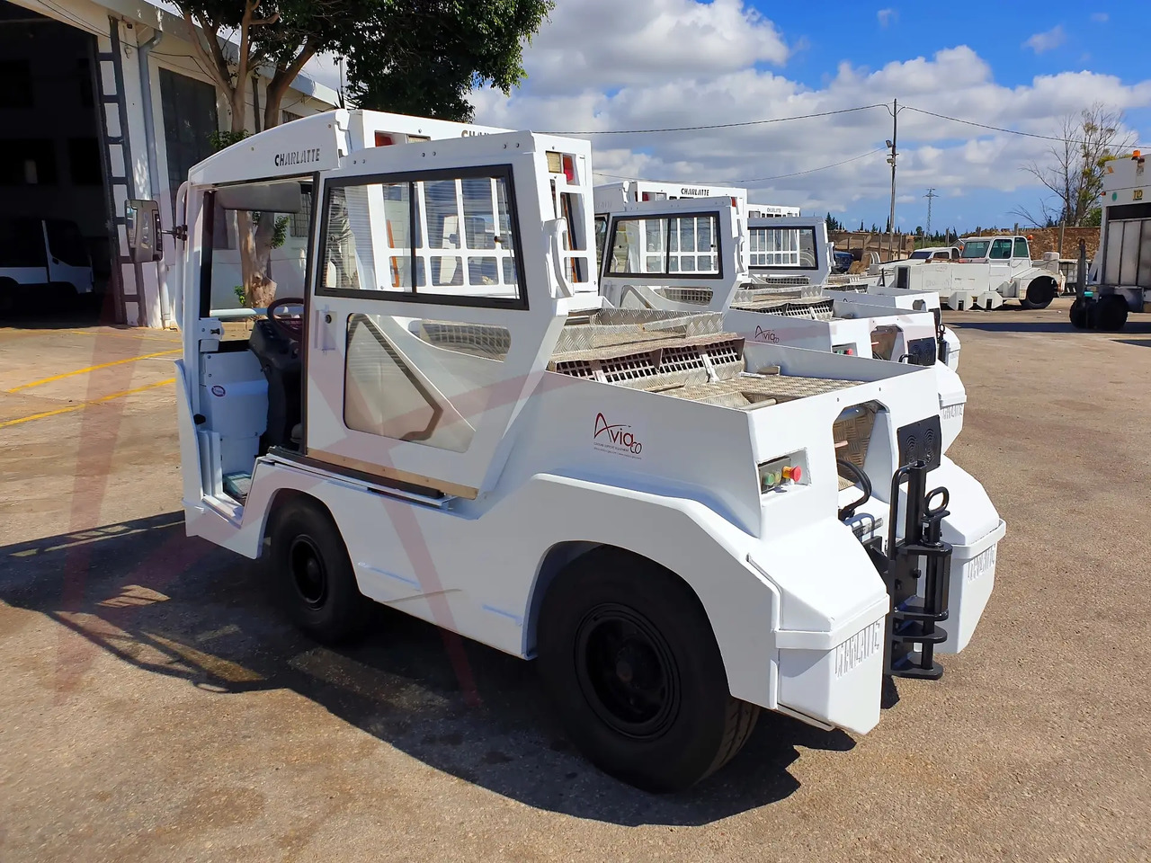 CHARLATTE TE.225 - Baggage tractor: picture 3 CHARLATTE TE.225 - Baggage tractor: picture 3