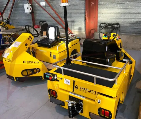 CHARLATTE TE206 - Baggage tractor: picture 1 CHARLATTE TE206 - Baggage tractor: picture 1