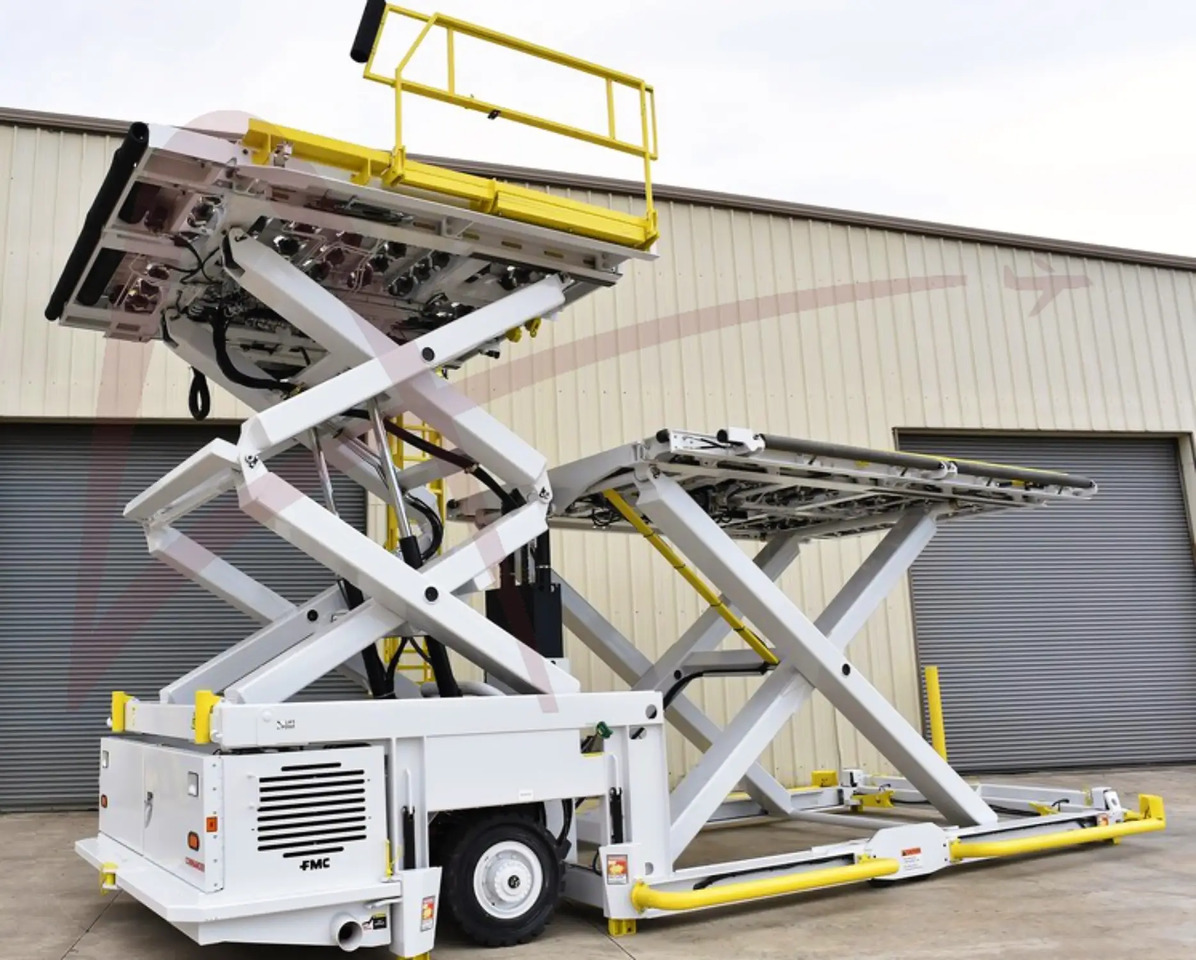 FMC COMMANDER 15U - Aircraft cargo loader: picture 2 FMC COMMANDER 15U - Aircraft cargo loader: picture 2
