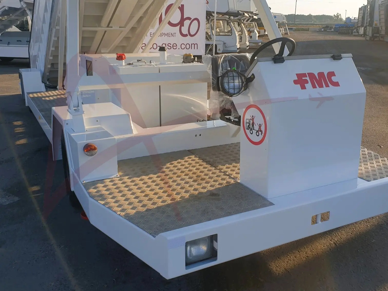 FMC UDS2 - Passenger stairs: picture 3 FMC UDS2 - Passenger stairs: picture 3