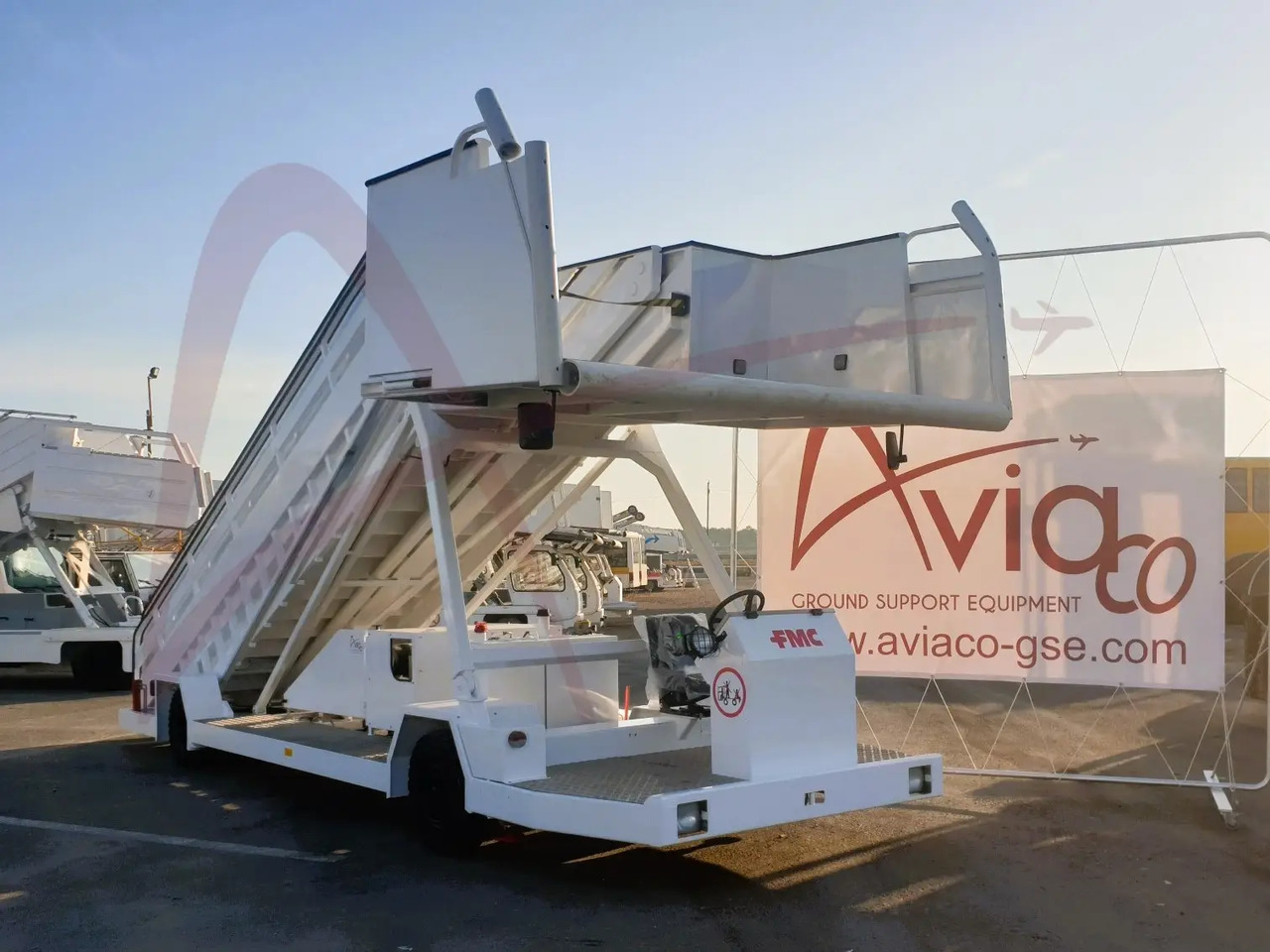 FMC UDS2 - Passenger stairs: picture 1 FMC UDS2 - Passenger stairs: picture 1