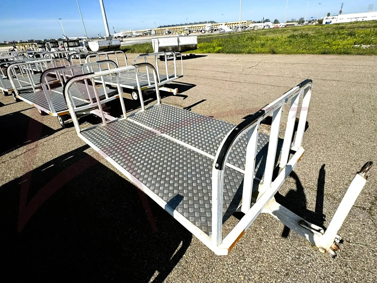 TEMG TG 0100 - Ground support equipment: picture 1 TEMG TG 0100 - Ground support equipment: picture 1